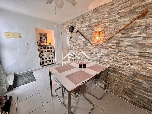 2 quarto Casa em Banda para venda em Torrox Pueblo, Torrox - 179 000 € (Ref: 9720302)