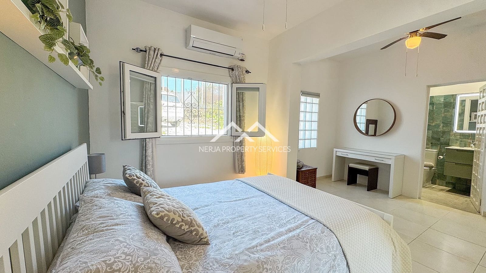 4 soveværelse Villa til salg i Nerja med swimmingpool garage - € 549.000 (Ref: 9748362)