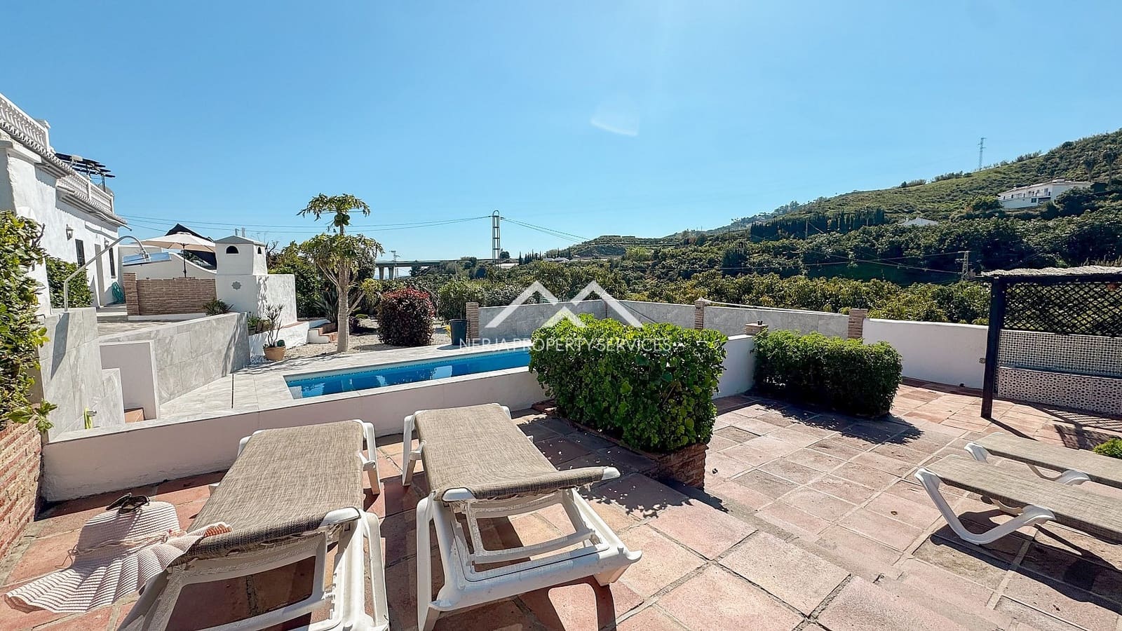 4 soveværelse Villa til salg i Nerja med swimmingpool garage - € 549.000 (Ref: 9748362)