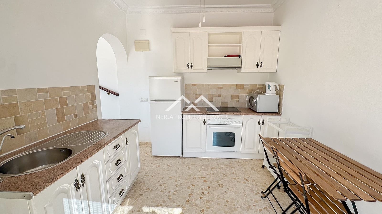 4 soveværelse Villa til salg i Nerja med swimmingpool garage - € 549.000 (Ref: 9748362)