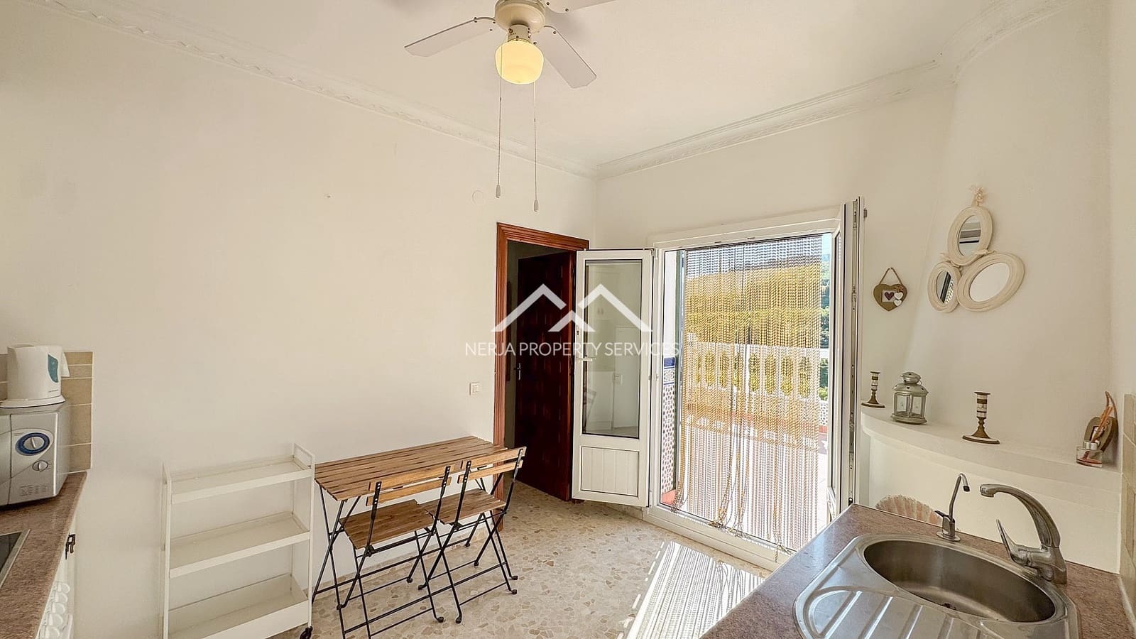 4 soveværelse Villa til salg i Nerja med swimmingpool garage - € 549.000 (Ref: 9748362)