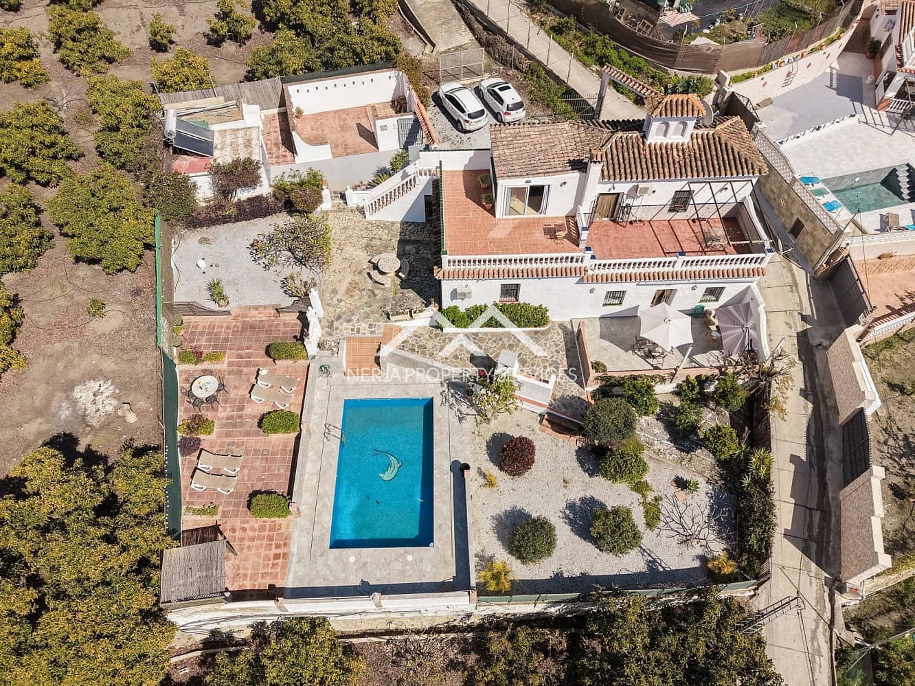 4 soveværelse Villa til salg i Nerja med swimmingpool garage - € 549.000 (Ref: 9748362)