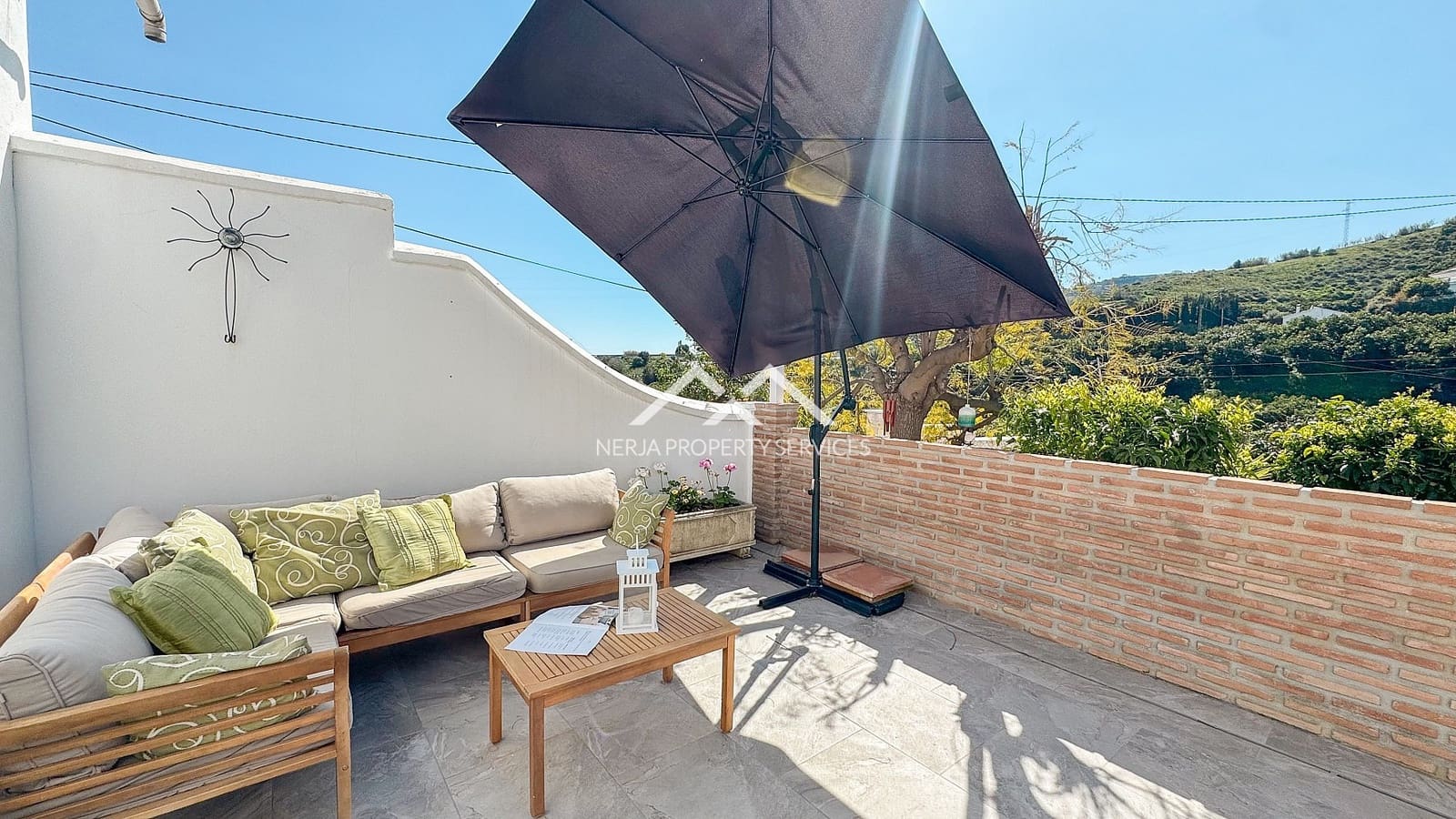 4 soveværelse Villa til salg i Nerja med swimmingpool garage - € 549.000 (Ref: 9748362)