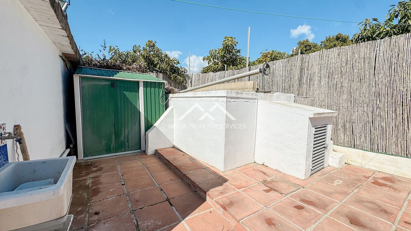 4 soveværelse Villa til salg i Nerja med swimmingpool garage - € 549.000 (Ref: 9748362)