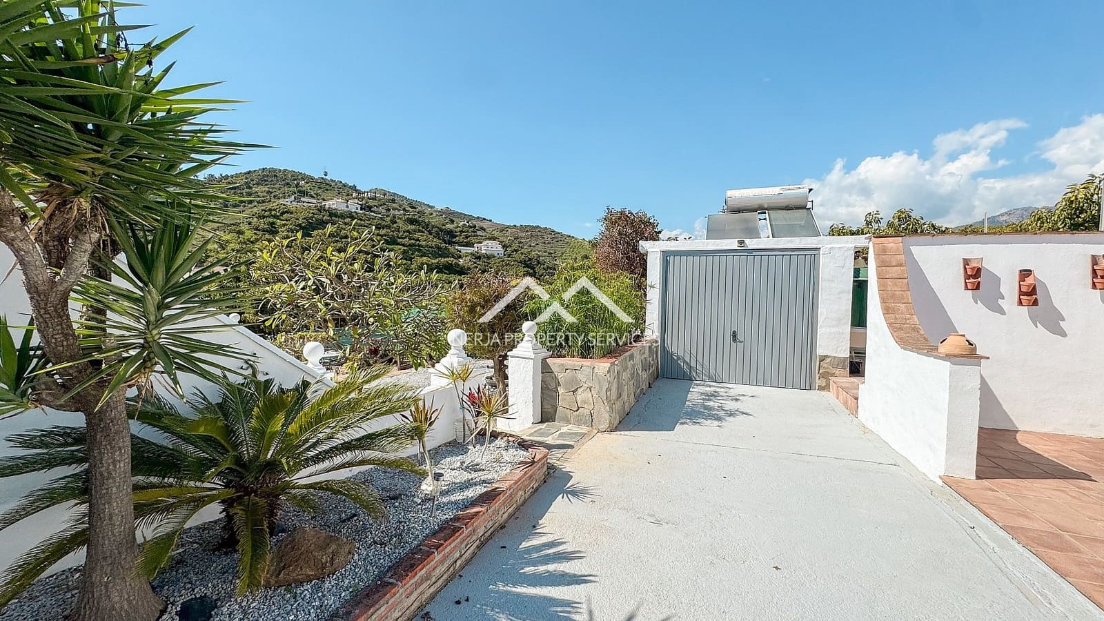 4 soveværelse Villa til salg i Nerja med swimmingpool garage - € 549.000 (Ref: 9748362)
