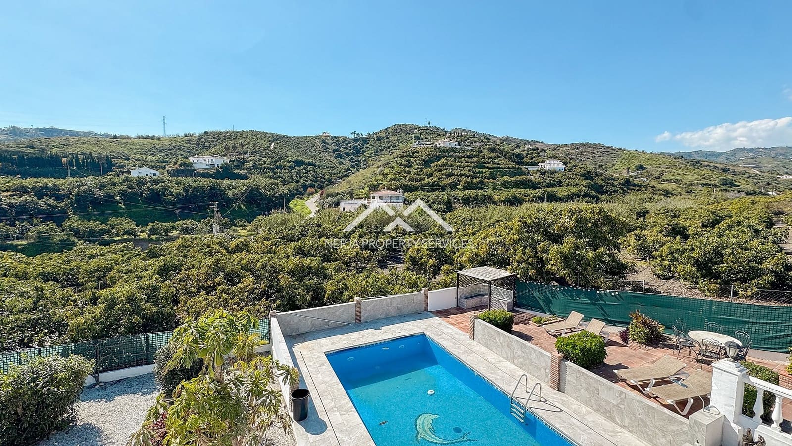 4 soveværelse Villa til salg i Nerja med swimmingpool garage - € 549.000 (Ref: 9748362)