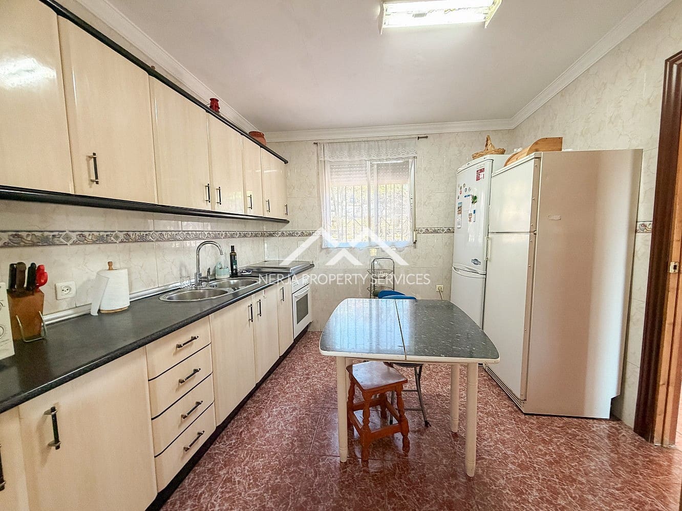 4 chambre Villa/Maison à vendre à Nerja avec piscine - 335 000 € (Ref: 9752354)