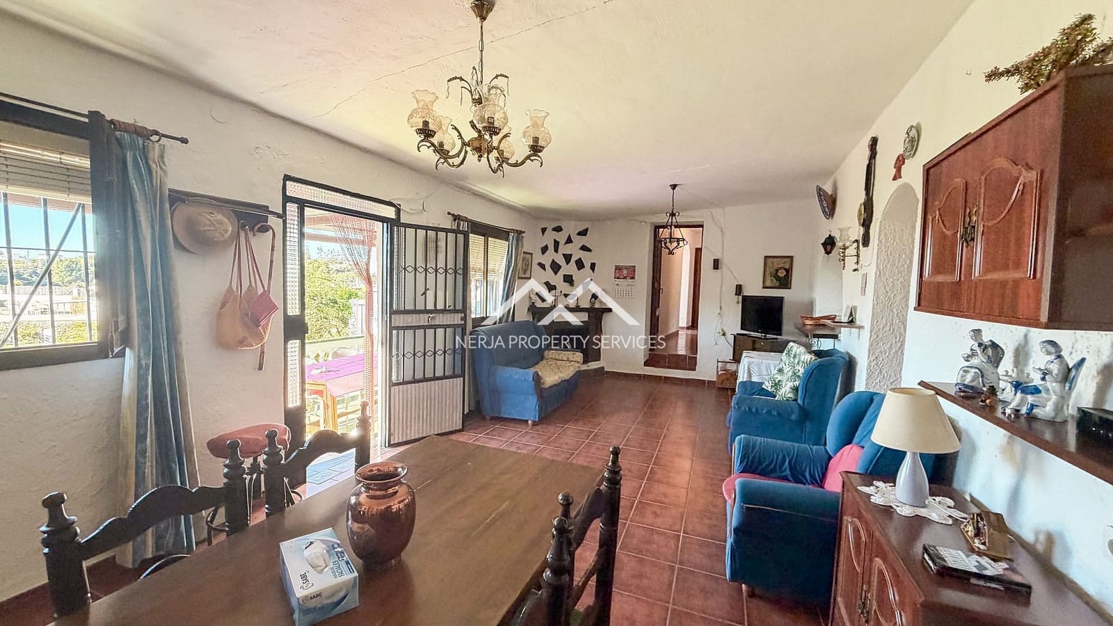 4 chambre Villa/Maison à vendre à Nerja avec piscine - 335 000 € (Ref: 9752354)