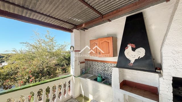 4 bedroom Villa for sale in Nerja with pool - € 335,000 (Ref: 9752354)