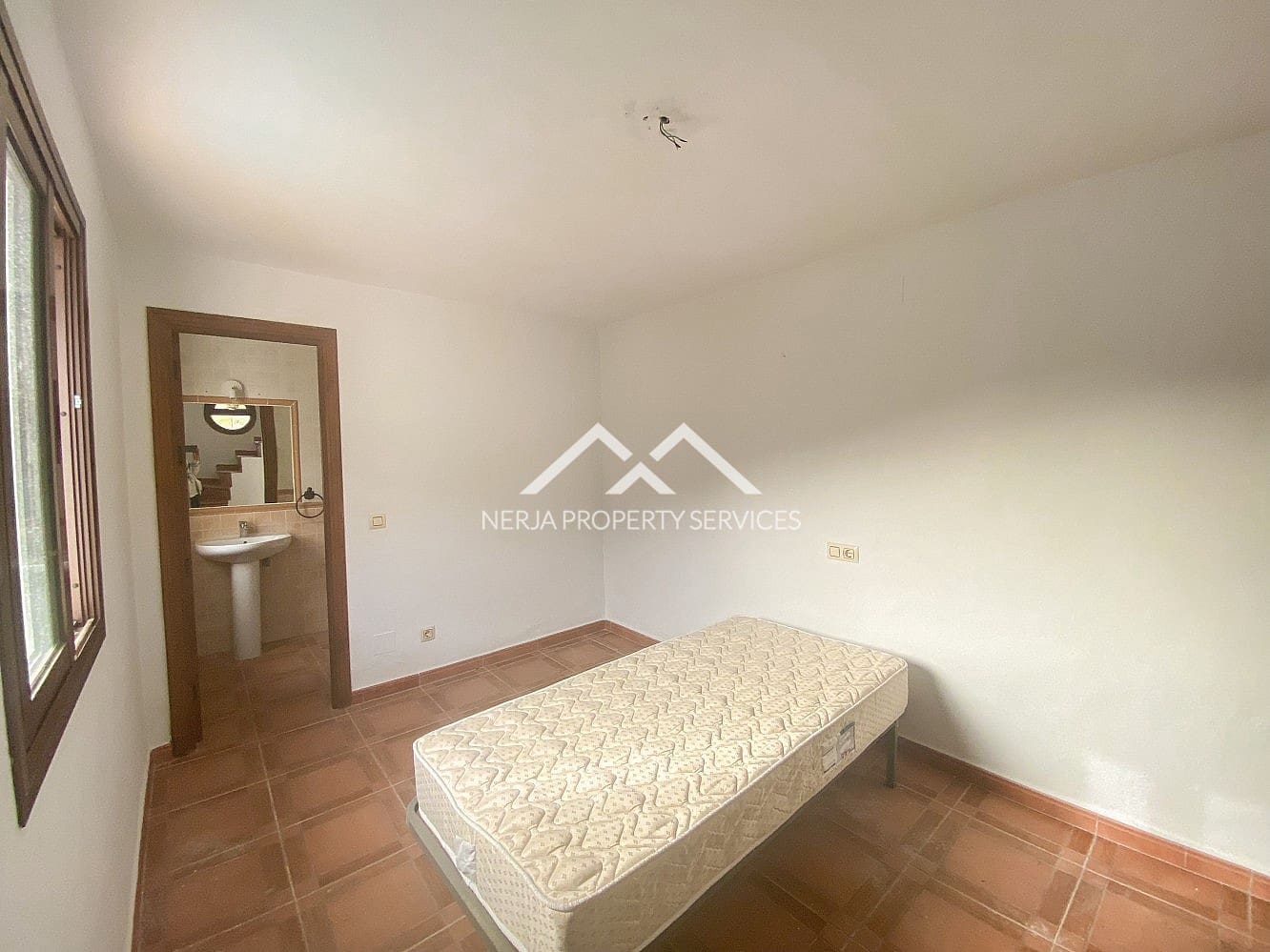 2 bedroom Finca/Country House for rent in Frigiliana with pool garage - € 1,200 (Ref: 9789746)