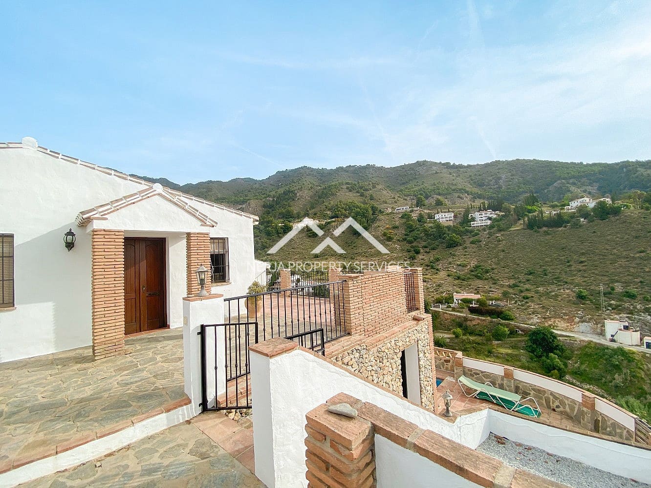 2 bedroom Finca/Country House for rent in Frigiliana with pool garage - € 1,200 (Ref: 9789746)
