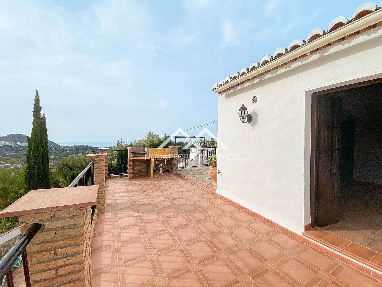 2 bedroom Finca/Country House for rent in Frigiliana with pool garage - € 1,200 (Ref: 9789746)