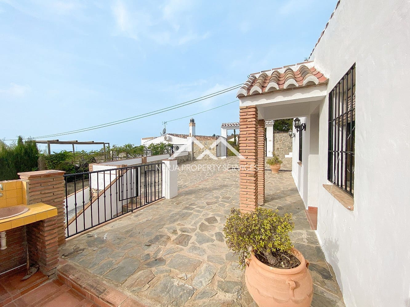 2 bedroom Finca/Country House for rent in Frigiliana with pool garage - € 1,200 (Ref: 9789746)