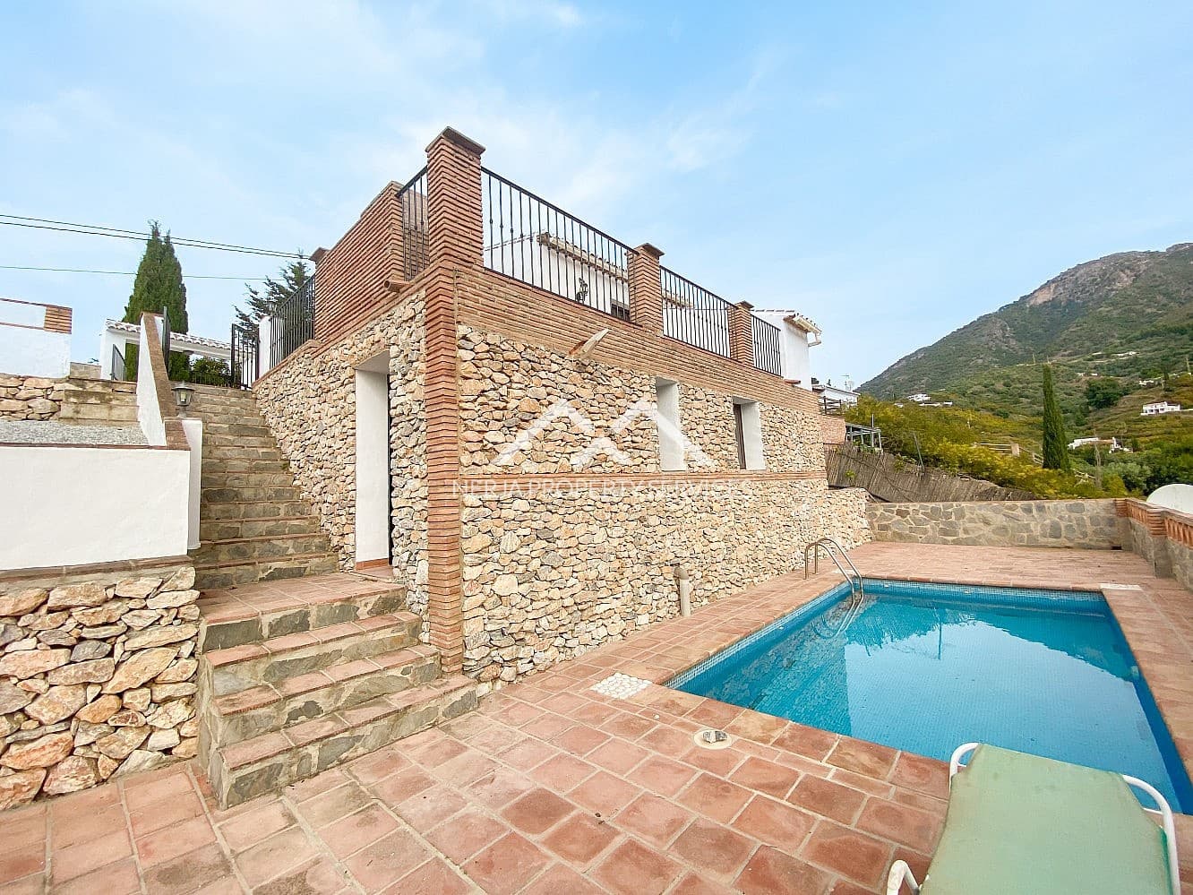 2 bedroom Finca/Country House for rent in Frigiliana with pool garage - € 1,200 (Ref: 9789746)