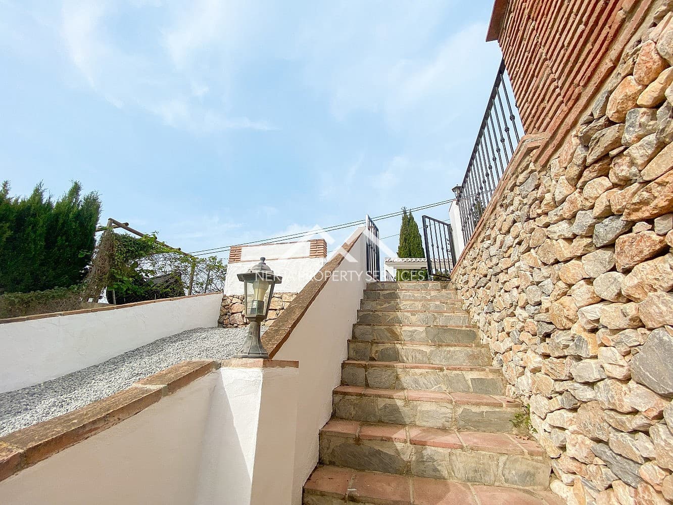 2 bedroom Finca/Country House for rent in Frigiliana with pool garage - € 1,200 (Ref: 9789746)