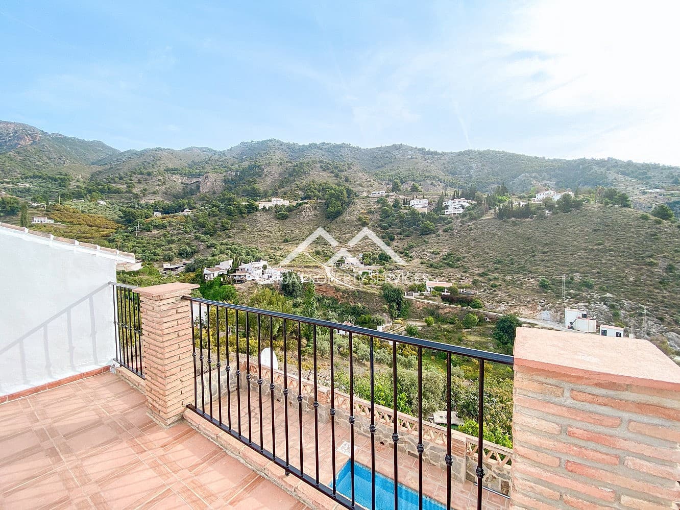 2 bedroom Finca/Country House for rent in Frigiliana with pool garage - € 1,200 (Ref: 9789746)