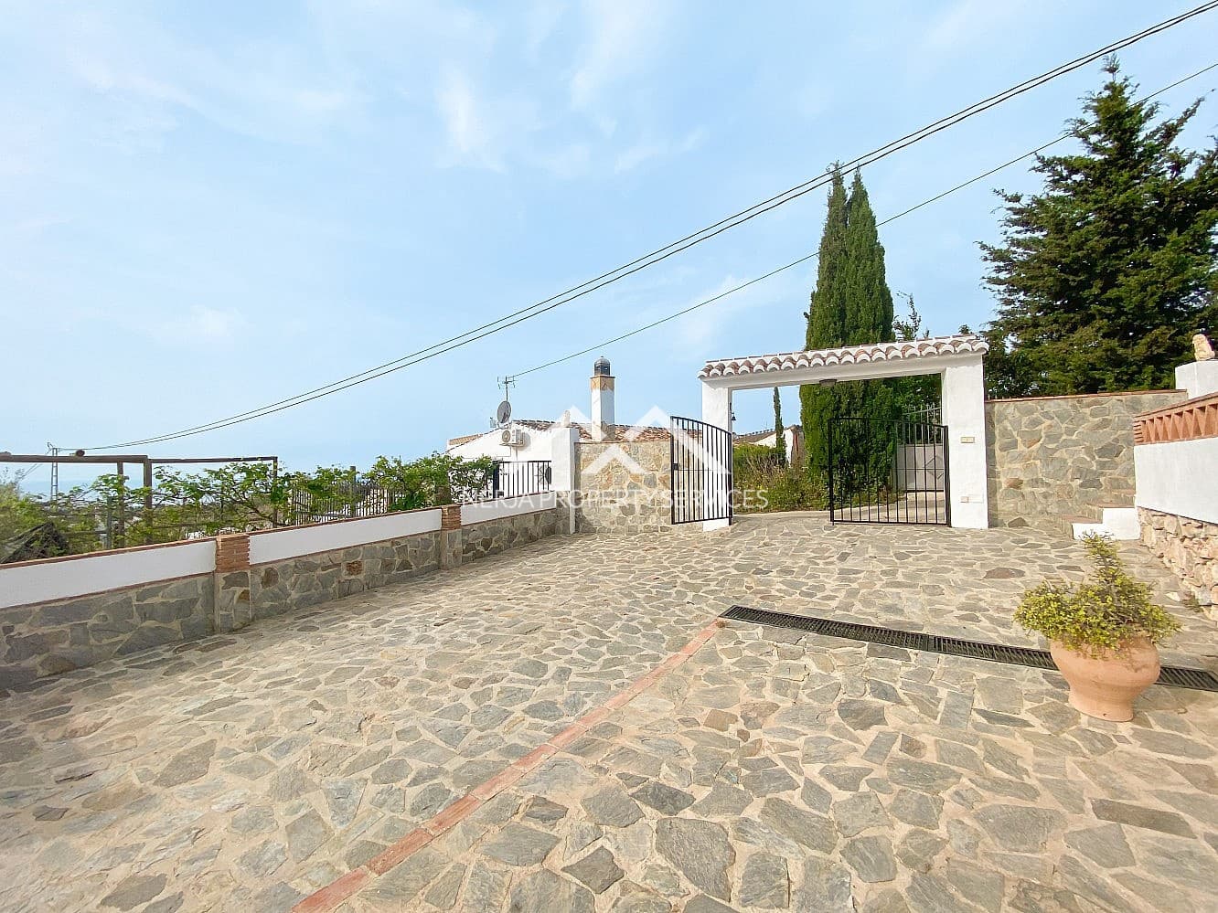 2 bedroom Finca/Country House for rent in Frigiliana with pool garage - € 1,200 (Ref: 9789746)