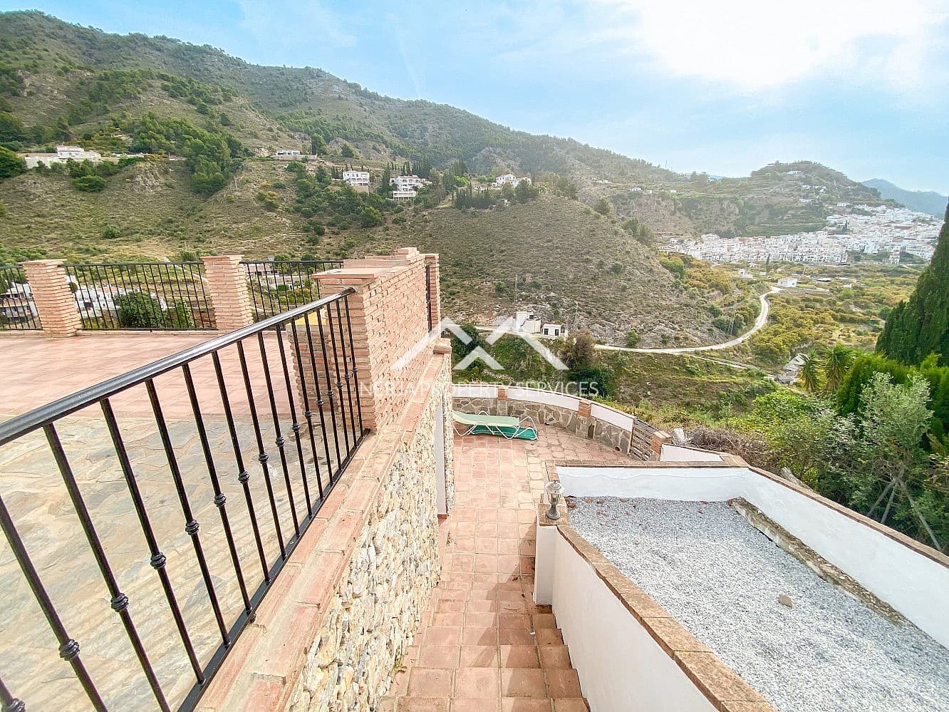 2 bedroom Finca/Country House for rent in Frigiliana with pool garage - € 1,200 (Ref: 9789746)