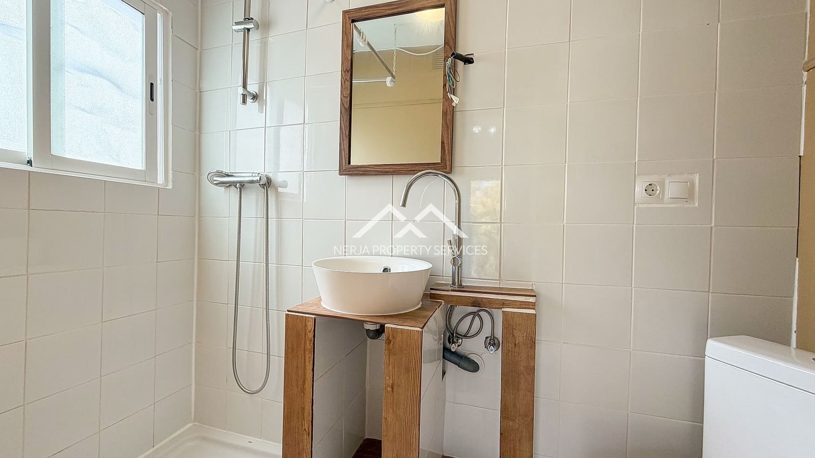 5 makuuhuone Huvila myytävänä paikassa Nerja mukana uima-altaan 
autotalli - 1 179 000 € (Ref: 9798132)