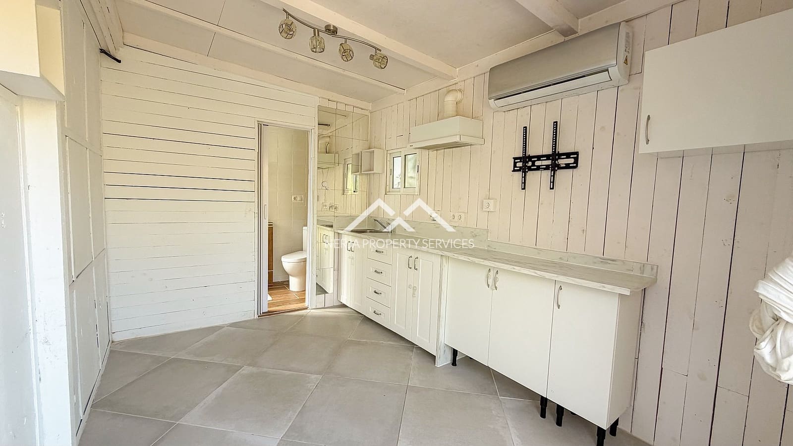 5 makuuhuone Huvila myytävänä paikassa Nerja mukana uima-altaan 
autotalli - 1 179 000 € (Ref: 9798132)