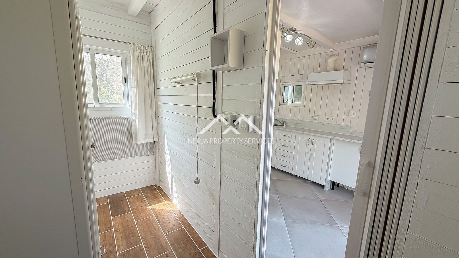 5 makuuhuone Huvila myytävänä paikassa Nerja mukana uima-altaan 
autotalli - 1 179 000 € (Ref: 9798132)