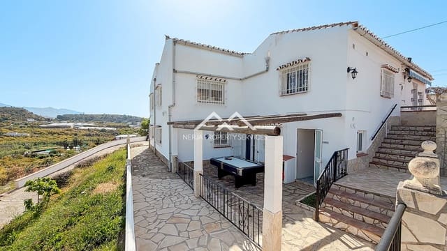 5 makuuhuone Huvila myytävänä paikassa Avda Pescia - Ctra de Frigiliana, Nerja mukana uima-altaan 
autotalli - 1 179 000 € (Ref: 9798132)