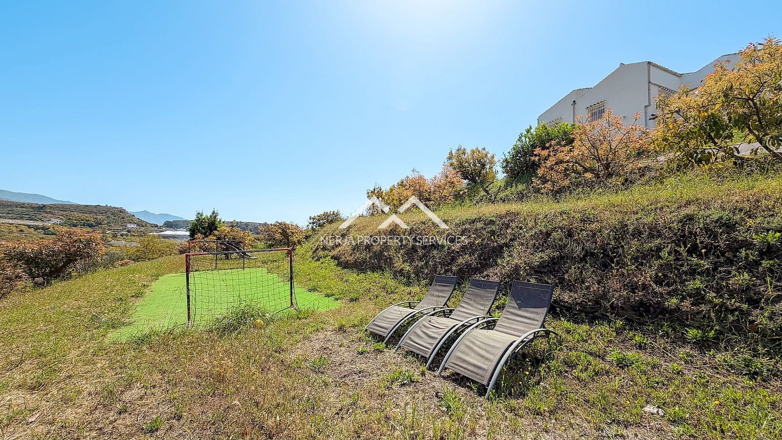 5 makuuhuone Huvila myytävänä paikassa Nerja mukana uima-altaan 
autotalli - 1 179 000 € (Ref: 9798132)