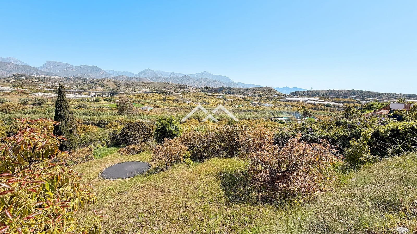 5 makuuhuone Huvila myytävänä paikassa Nerja mukana uima-altaan 
autotalli - 1 179 000 € (Ref: 9798132)