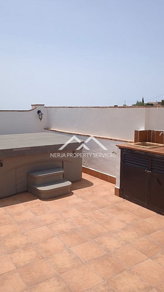 2 soverom Hus til leie i Frigiliana - € 850 (Ref: 9804816)