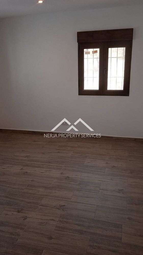 2 soverom Hus til leie i Frigiliana - € 850 (Ref: 9804816)