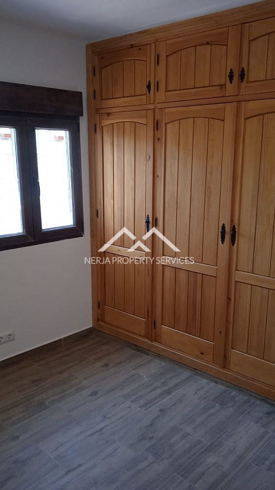 2 soverom Hus til leie i Frigiliana - € 850 (Ref: 9804816)