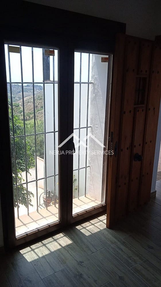 2 soverom Hus til leie i Frigiliana - € 850 (Ref: 9804816)