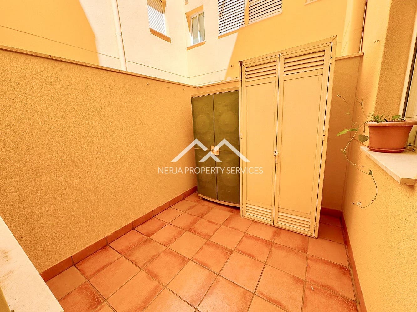 Apartamento de 3 habitaciones en Torrox-Costa en venta con garaje - 305.000 € (Ref: 9804979)