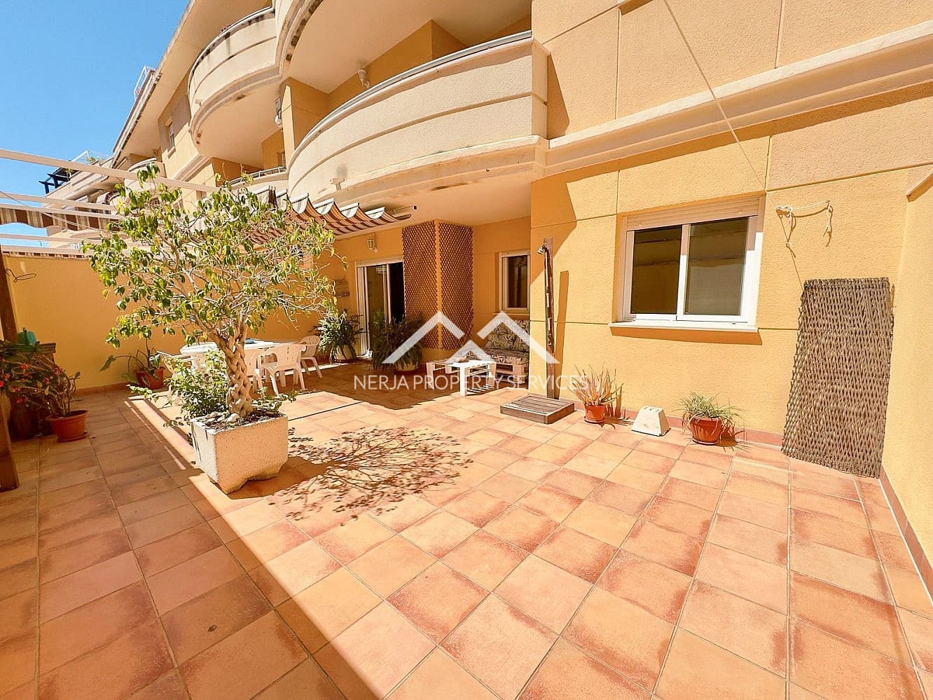 Apartamento de 3 habitaciones en Torrox-Costa en venta con garaje - 305.000 € (Ref: 9804979)