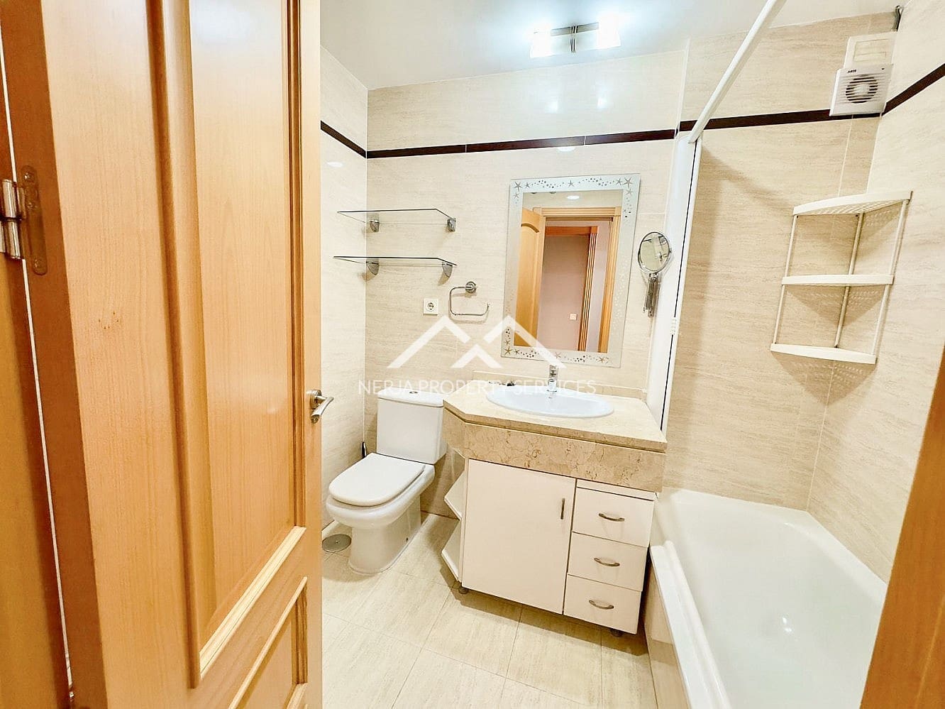 Apartamento de 3 habitaciones en Torrox-Costa en venta con garaje - 305.000 € (Ref: 9804979)