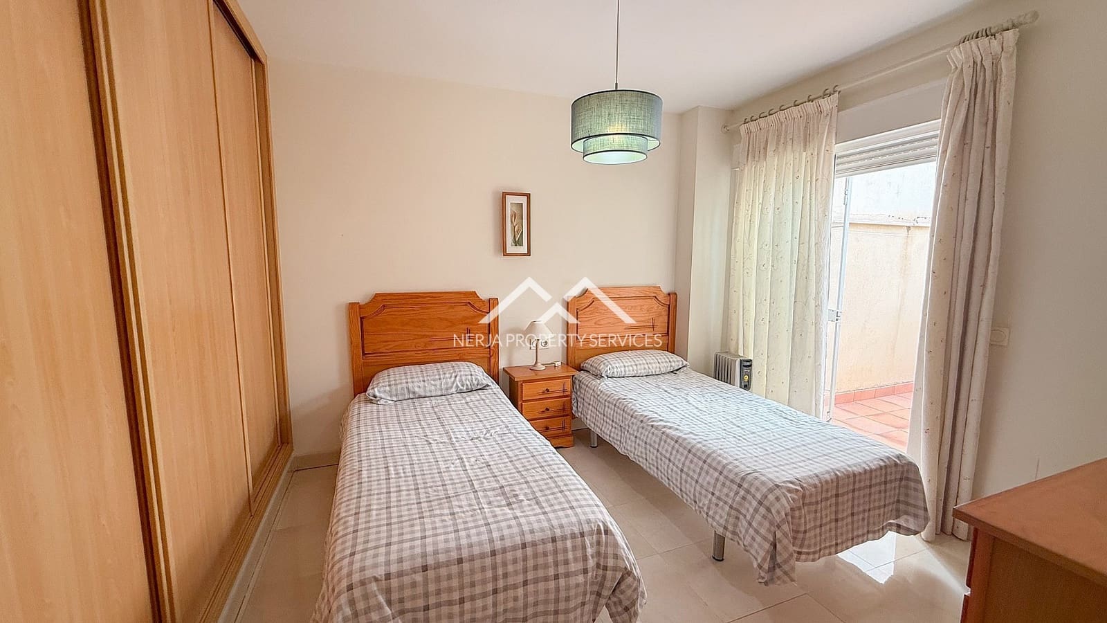 2 bedroom Apartment for sale in Nerja with pool - € 345,000 (Ref: 9819160)