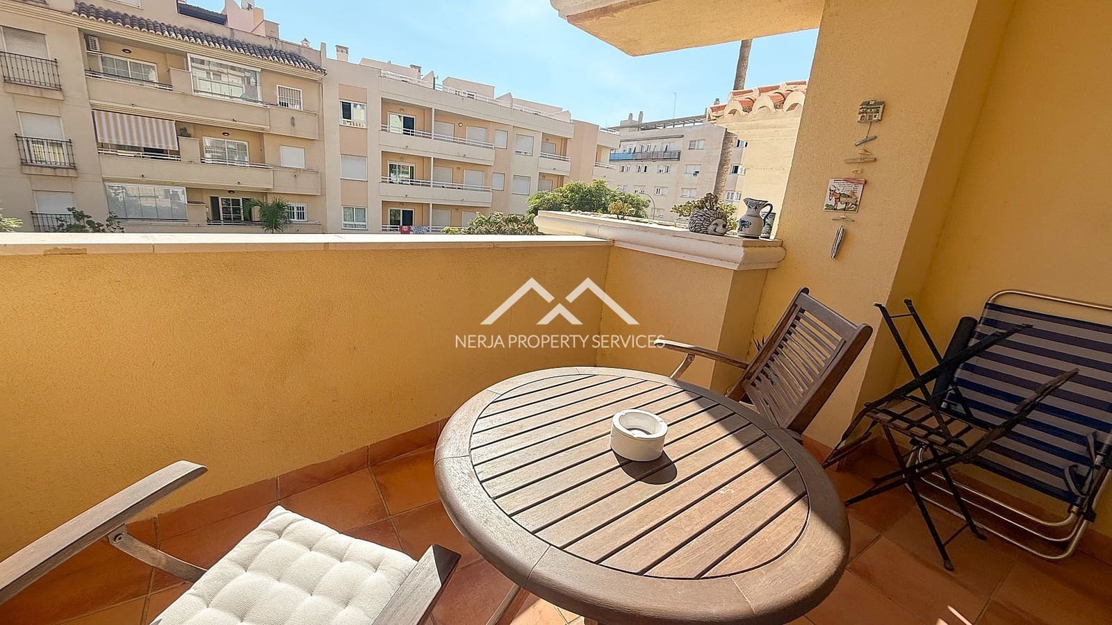 2 bedroom Apartment for sale in Nerja with pool - € 345,000 (Ref: 9819160)