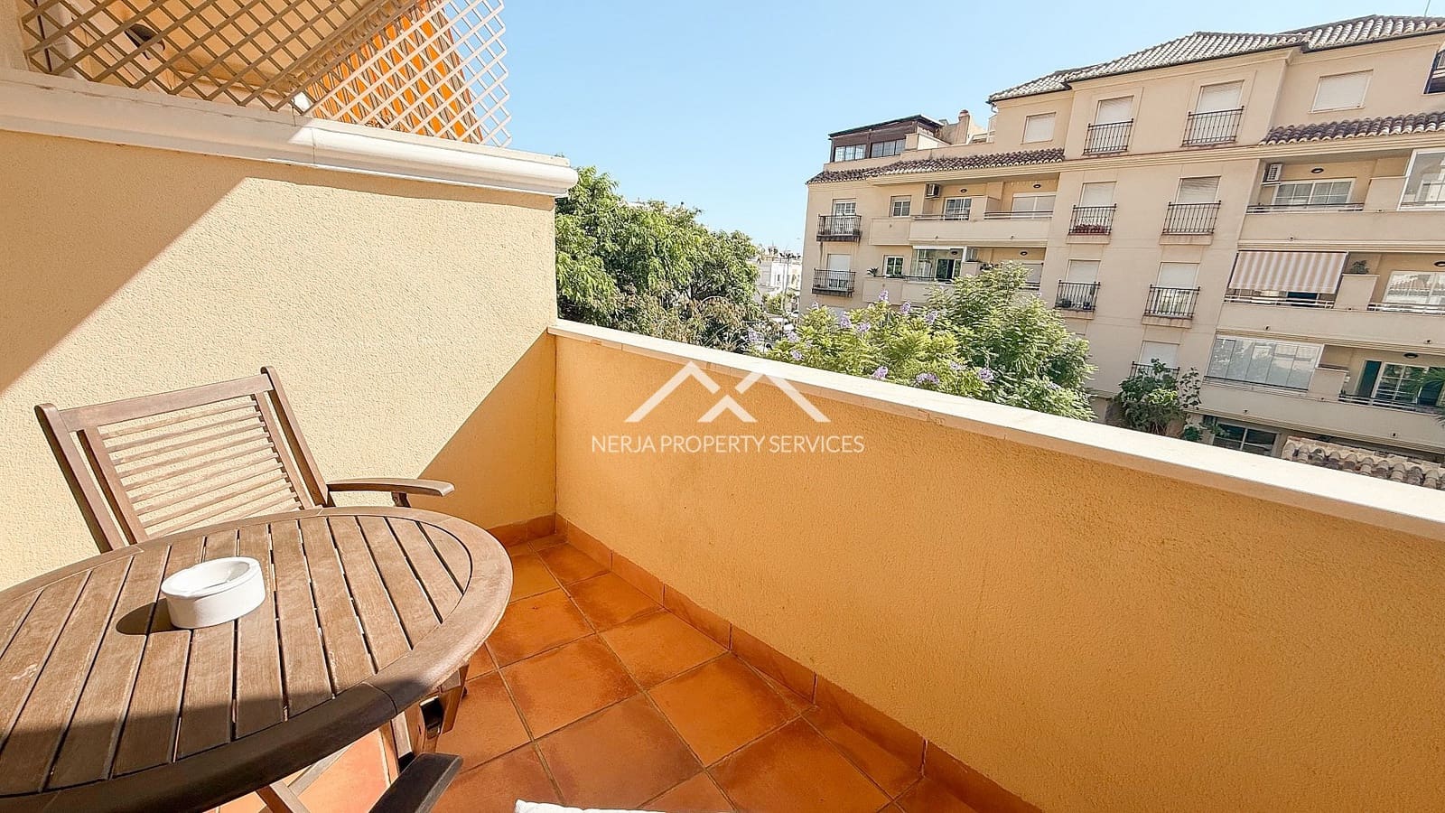 2 bedroom Apartment for sale in Nerja with pool - € 345,000 (Ref: 9819160)