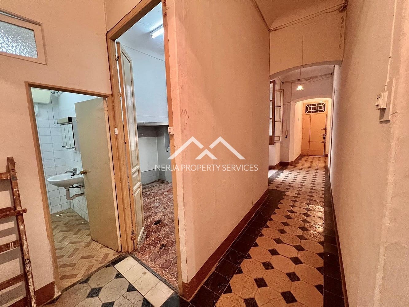 5 soveværelse Lejlighed til salg i Granada by - € 449.000 (Ref: 9823862)