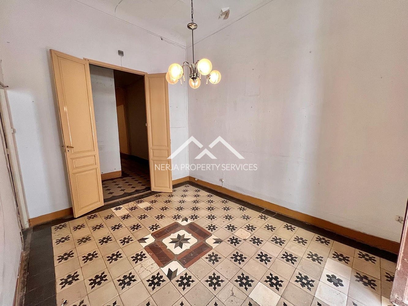 5 soveværelse Lejlighed til salg i Granada by - € 449.000 (Ref: 9823862)