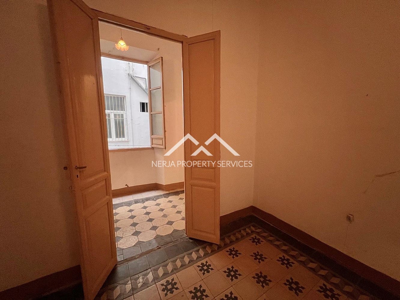 5 soveværelse Lejlighed til salg i Granada by - € 449.000 (Ref: 9823862)
