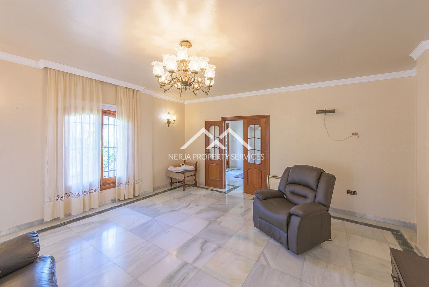 5 bedroom Villa for sale in Nerja with pool - € 2,780,000 (Ref: 9827642)