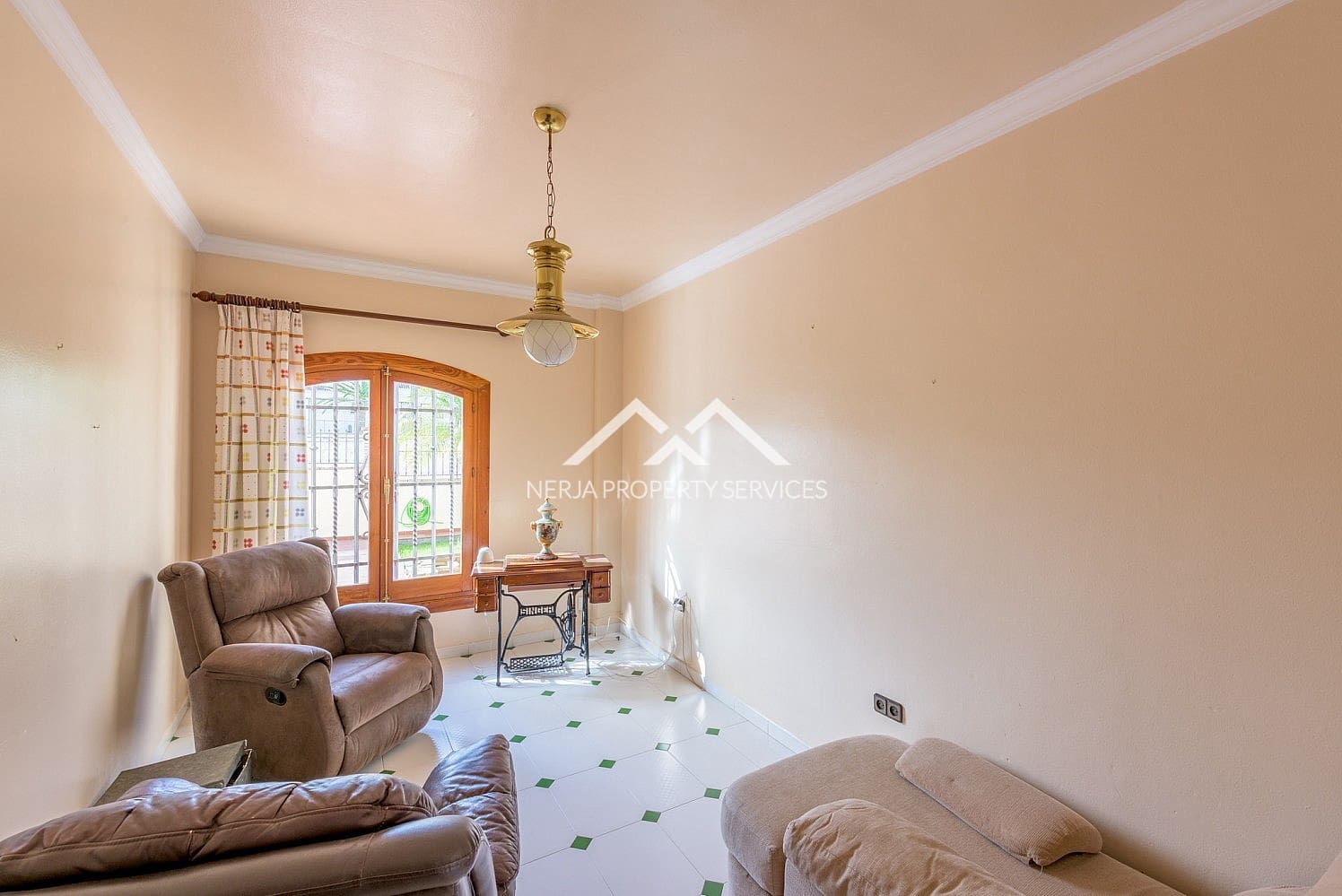 5 bedroom Villa for sale in Nerja with pool - € 2,780,000 (Ref: 9827642)
