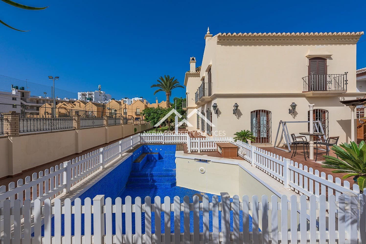 5 bedroom Villa for sale in Nerja with pool - € 2,780,000 (Ref: 9827642)