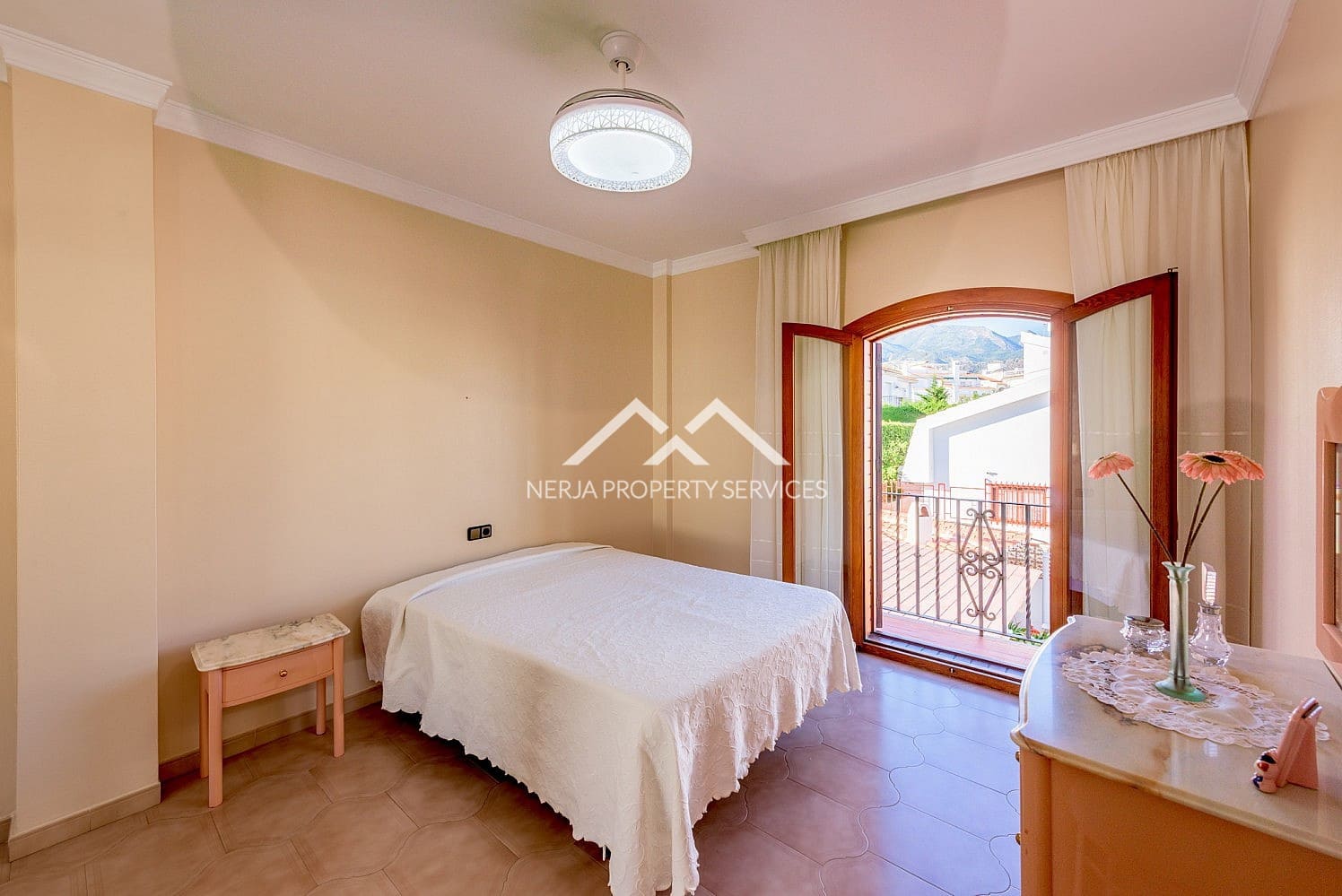 5 bedroom Villa for sale in Nerja with pool - € 2,780,000 (Ref: 9827642)