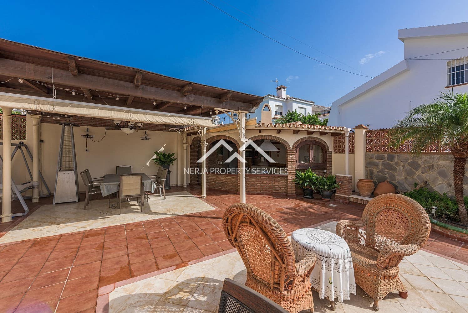 5 bedroom Villa for sale in Nerja with pool - € 2,780,000 (Ref: 9827642)