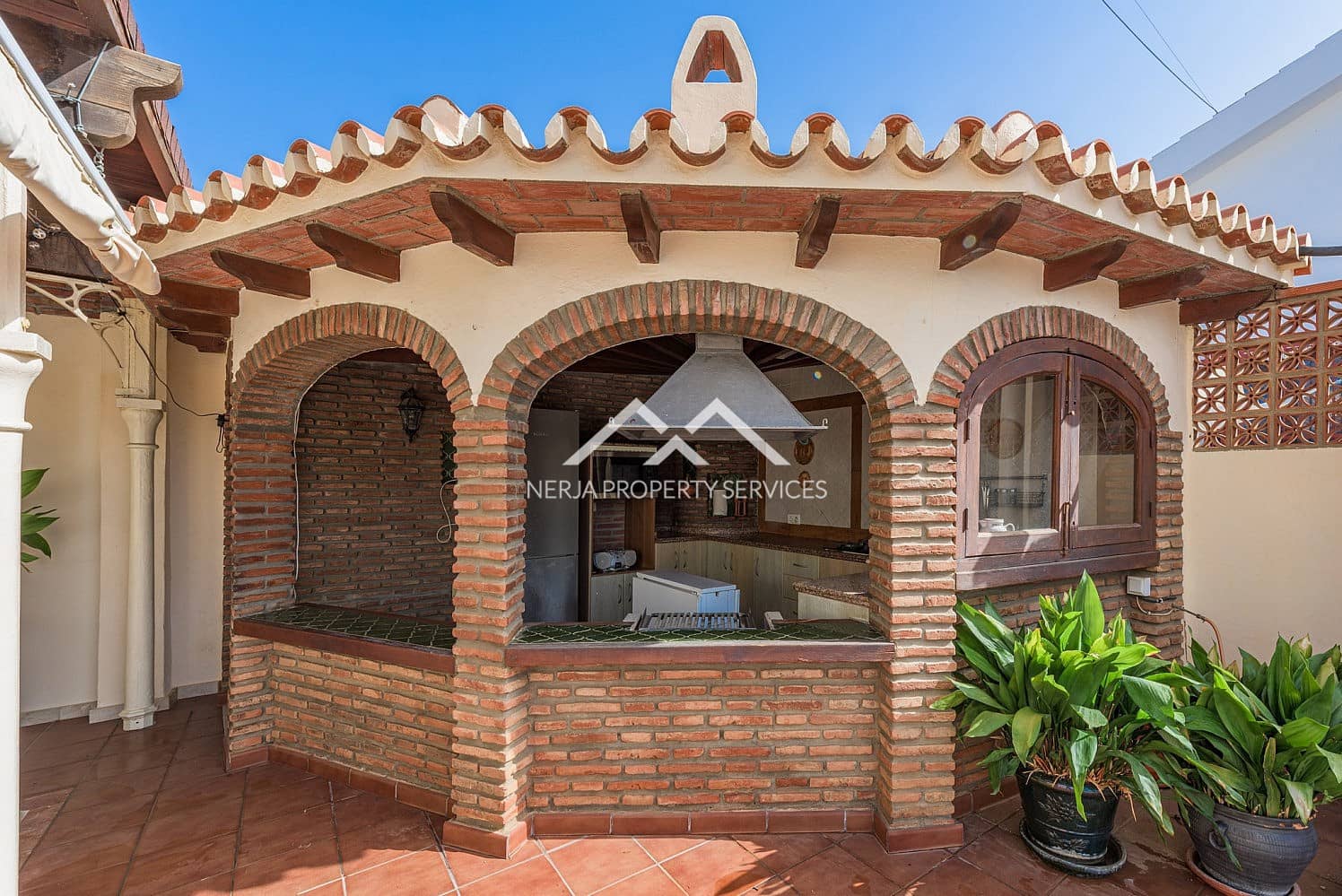 5 bedroom Villa for sale in Nerja with pool - € 2,780,000 (Ref: 9827642)