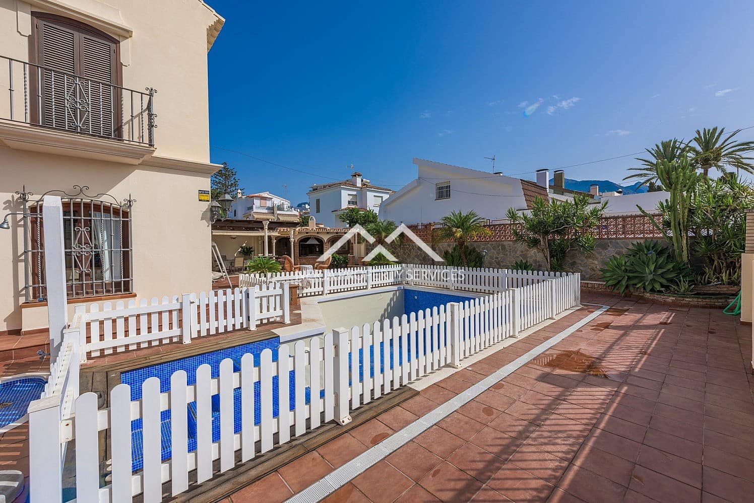 5 bedroom Villa for sale in Nerja with pool - € 2,780,000 (Ref: 9827642)