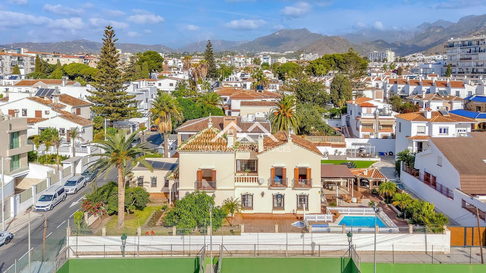 5 bedroom Villa for sale in Nerja with pool - € 2,780,000 (Ref: 9827642)