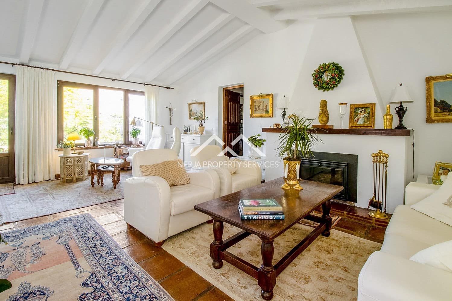 4 bedroom Villa for sale in Nerja with pool - € 995,000 (Ref: 9834652)